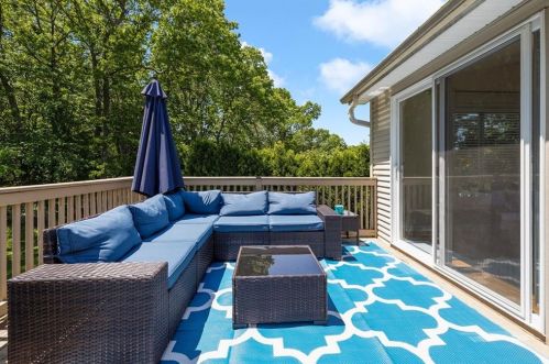 86 Hilltop Dr, Providence RI  02919-3013 exterior