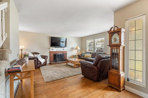 1640 Rivas Ln, Oxnard CA 93035-2749 exterior