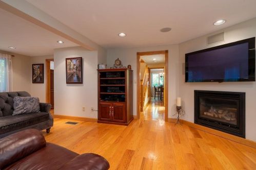 258 Shore Dr, Salem NH  03079-1694 exterior