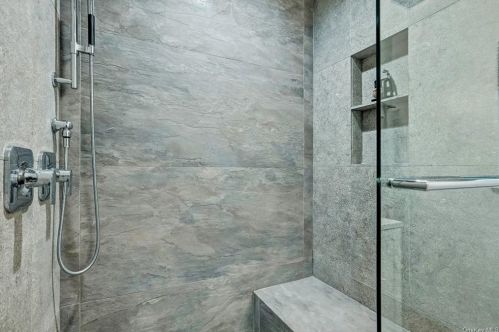 9 Farview Ter, Airmont NY  10901-7531 exterior