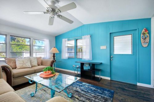34 Sonderhen Dr, Naples, FL 34114-8210