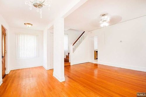 127 Brinkerhoff Ave, Palisades Park NJ  07650-3039 exterior