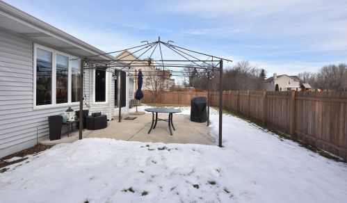 5830 121, Milwaukee WI 53227-3878 exterior