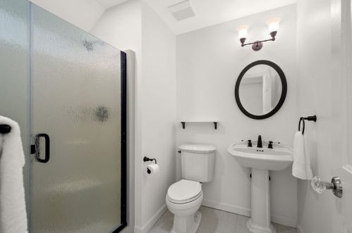 1018 Old Orchard Dr, Gibsonia PA  15044-6080 exterior