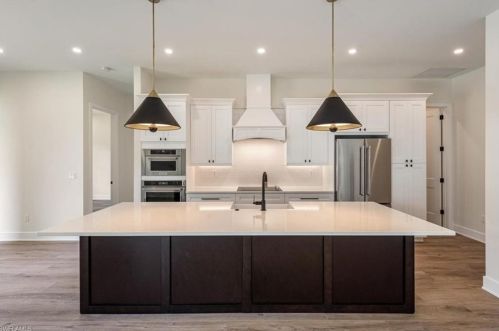 1208 Royal Palm Dr, Naples FL  34103-4823 exterior