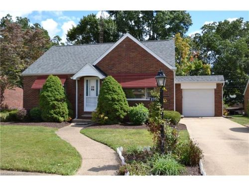 2708 Clearview Ave, Canton, OH 44718-3424