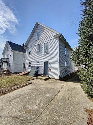 21 Granite St, Groton, CT 06340-3922