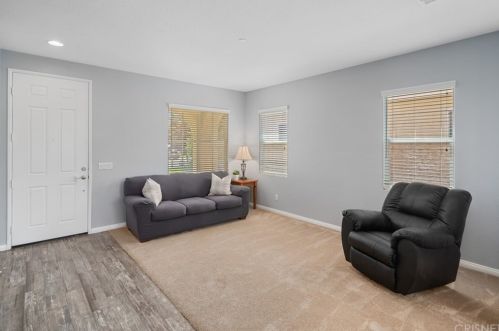 8811 Avoca Ct, Lancaster, CA 93536-7738