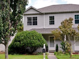 8 Rocking Porch Rd, Asheville, NC 28805-4301