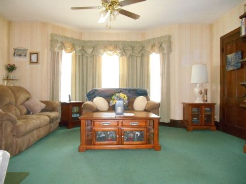 195 Millbury St, Worcester MA 01610-2801 exterior