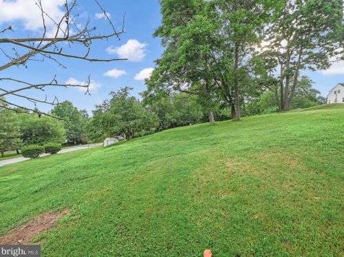 15 Wilbert Dr, Primrose PA  17901-8250 exterior