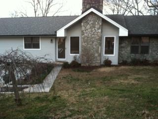 945 Sherry Cir, Hixson, TN 37343-4740