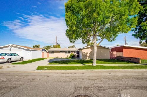 3301 Curry St, Long Beach, CA 90805-3813