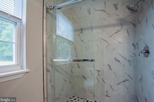 1954 Old Kirkwood Rd, Bear DE  19701-2235 exterior