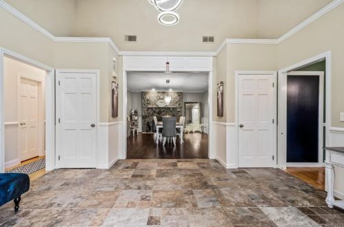 1309 Saybrook Rd, Middletown, CT 06457-5660