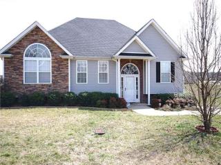 1613 Autumn Dr, Clarksville, TN 37042-1725