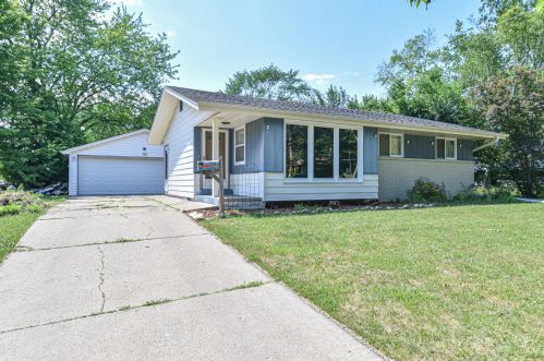 1624 Grand Ave, Waukesha, WI 53189-7634