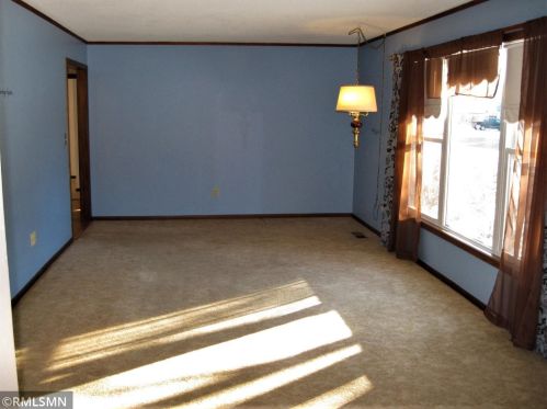 318 Park St, Alex, MN 56308-5230