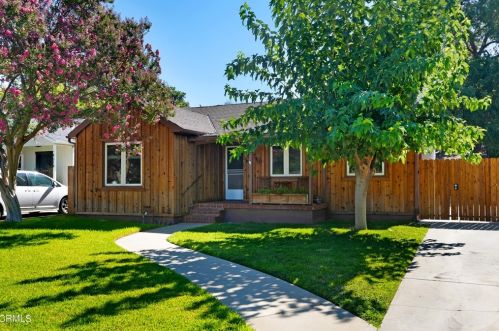 4610 Crown Ave, La Canada, CA 91011-3638