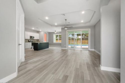 28124 Sunset Dr, Bonita Springs FL  34134-7503 exterior