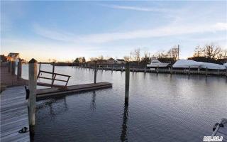 2 Anita Dr, Sayville, NY 11782-2800