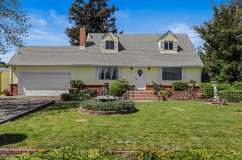 817 Acacia Ave, Ripon, CA 95366-2006