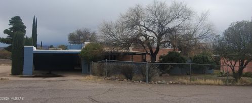 398 Willow Dr, Nogales, AZ 85648-3213