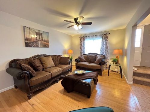 20 Dogwood Dr, Middletown NY 10940-1801 exterior