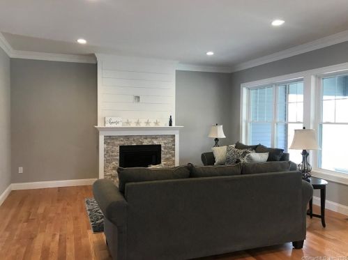 287 Boston Post Rd, East Lyme, CT 06333-1554