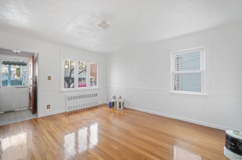 97-24 85th St, Jamaica, NY 11416-1210
