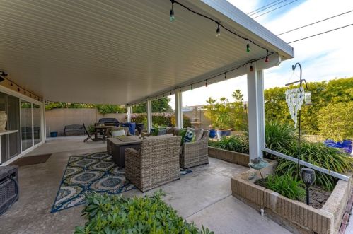 5199 Saratoga Ave, Cypress CA  90630-4449 exterior