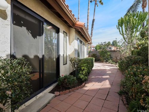 2752 Simi Hills Ln, Simi Valley CA  93063-2490 exterior