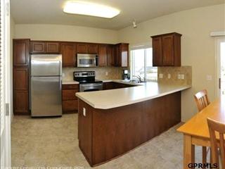 7424 Wyoming St, Omaha, NE 68122-1373