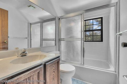 6 Vermont Ave, Jackson Twp NJ  08527-1522 exterior