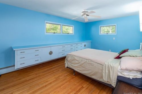 24 Twin Hills Rd, Stamford CT  06903-4614 exterior