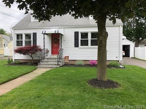 31 Deepwood Dr, Manchester, CT 06040-3807