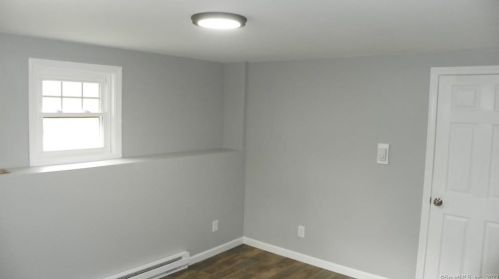 8 Oak Dr, East Hampton CT  06447-1133 exterior