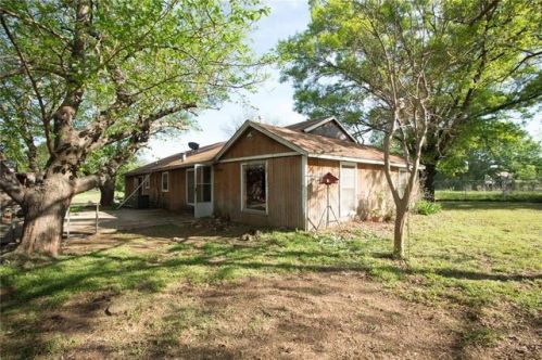 6701 Oak Crest Dr, Fort Worth, TX 76140-1621