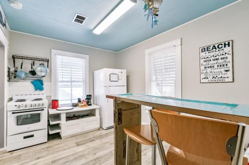 816 34 St, Galveston TX 77550-4004 exterior