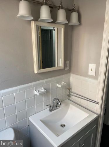 412 Gln Echo Rd, Philadelphia PA 19119-2915 exterior