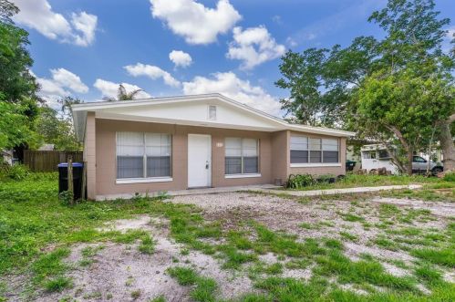 5112 Vanguard St, Orlando, FL 32819-8523