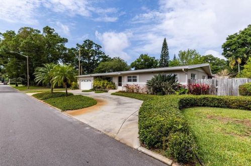 772 56th St, Saint Petersburg, FL 33710-6420