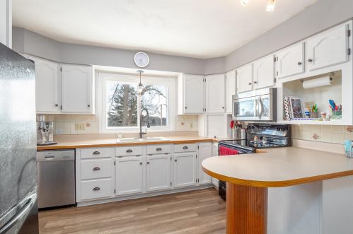 1720 Monroe St, New Holstein, WI 53061-1353