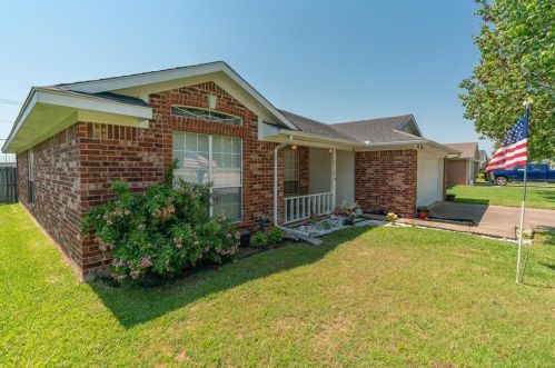 6918 Sayle St, Greenville, TX 75402-5558