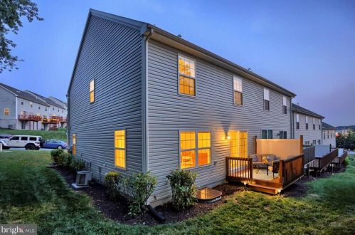 664 Winding Ln, Harrisburg PA  17111-2338 exterior