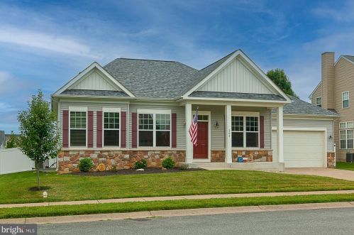 264 Burberry Ln, Charles Town WV  25414-5621 exterior