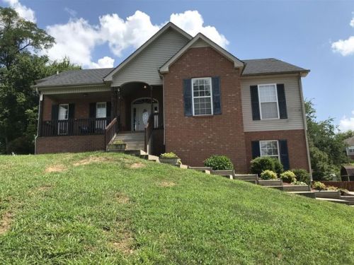715 Superior Ln, Clarksville, TN 37043-3876