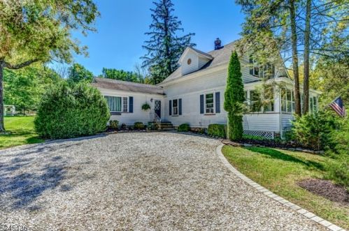 2232 Brookside Dr, Martinsville, NJ 08836-2374