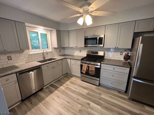 16 Cedar Ct, Flemington NJ  08822-2042 exterior