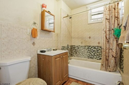 721 18 Ave, Irvington NJ 07111-3712 exterior